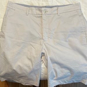 NEW Holderness and Bourne short. Size 33 with 9inch inseam